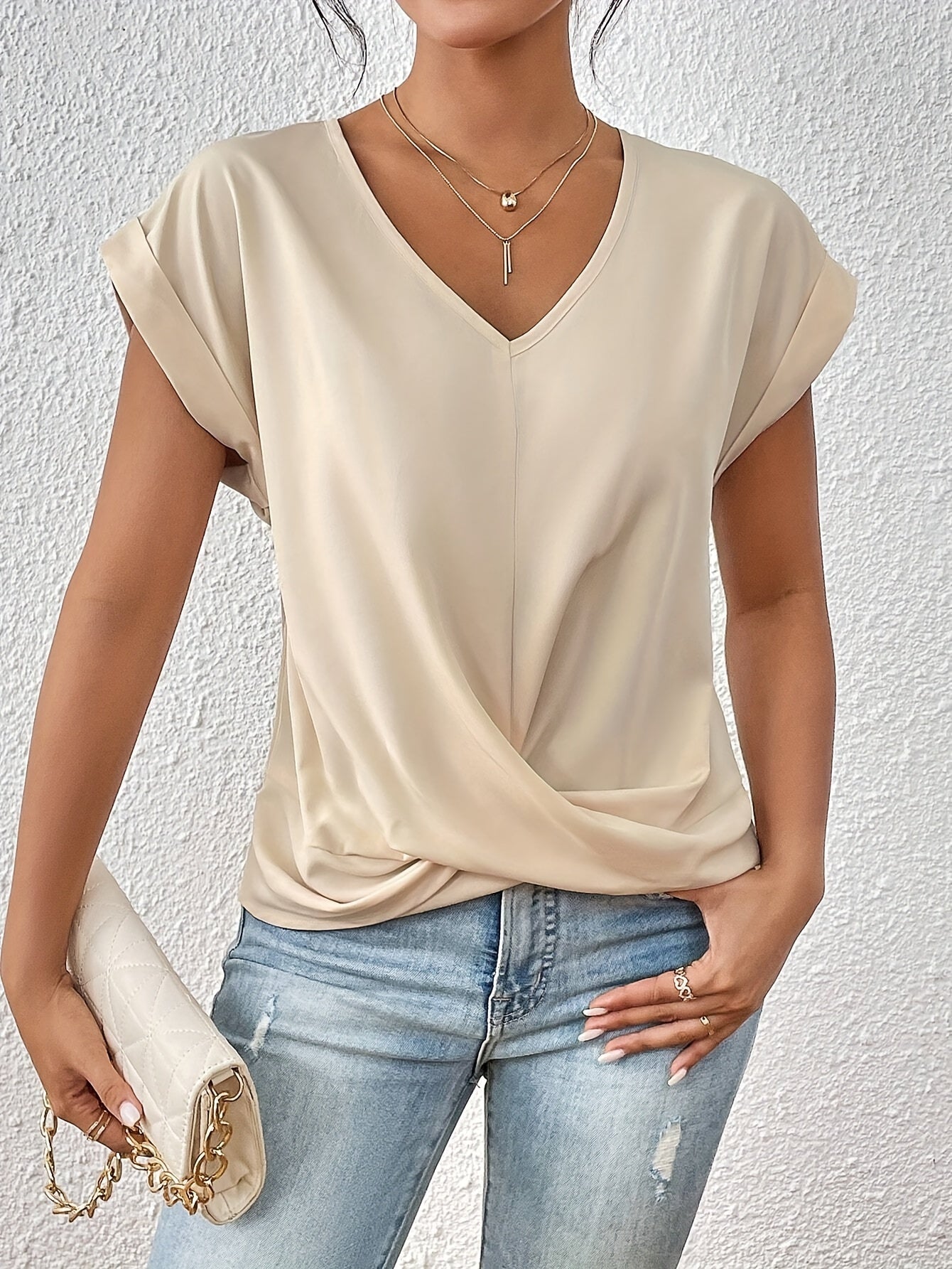 Lässiges T-Shirt mit Herzausschnitt